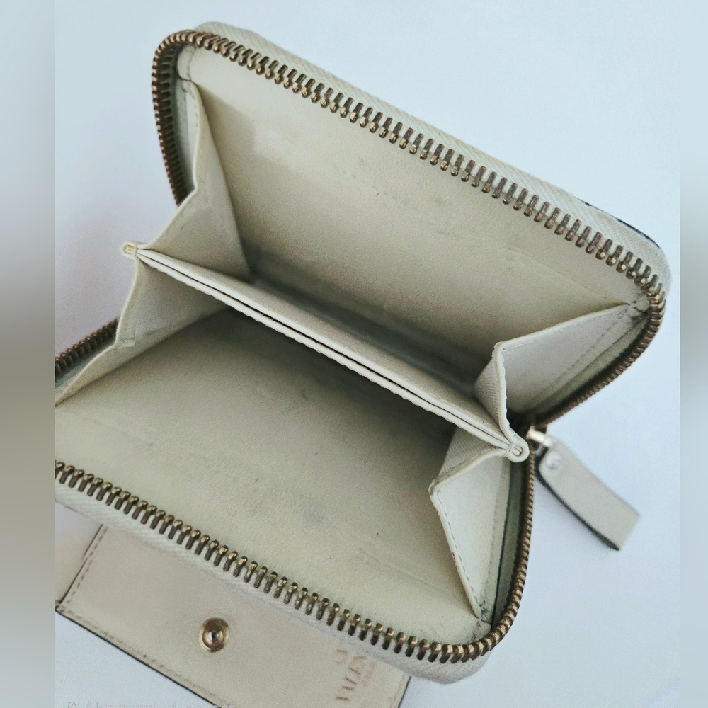 Authentic VALENTINO Garavani Cream Rockstud Bifold Wallet Clutch Leather - Picture 7 of 10